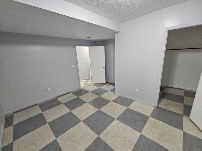 Building Photo - 3009 Pearl Ave