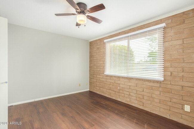 Building Photo - 1010 E Loyola Dr