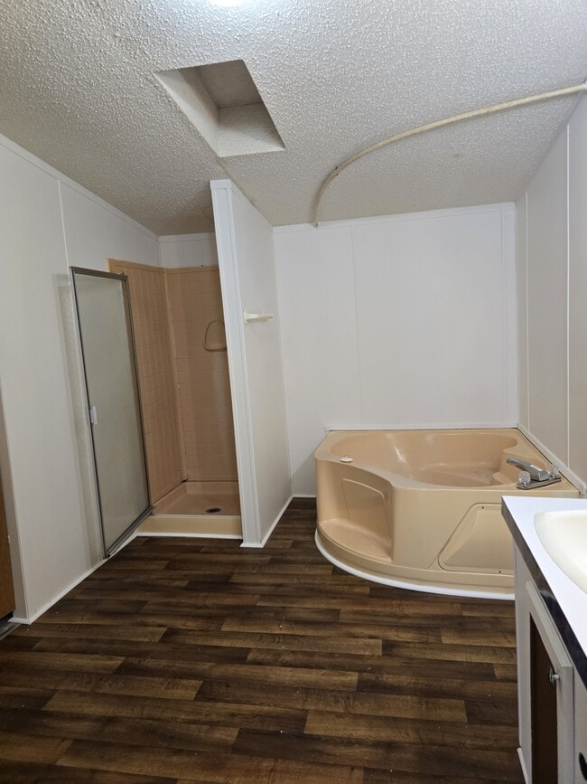 Building Photo - 926 Hollywood Dr