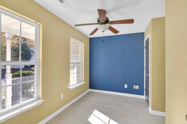 Building Photo - 3319 Reades Way