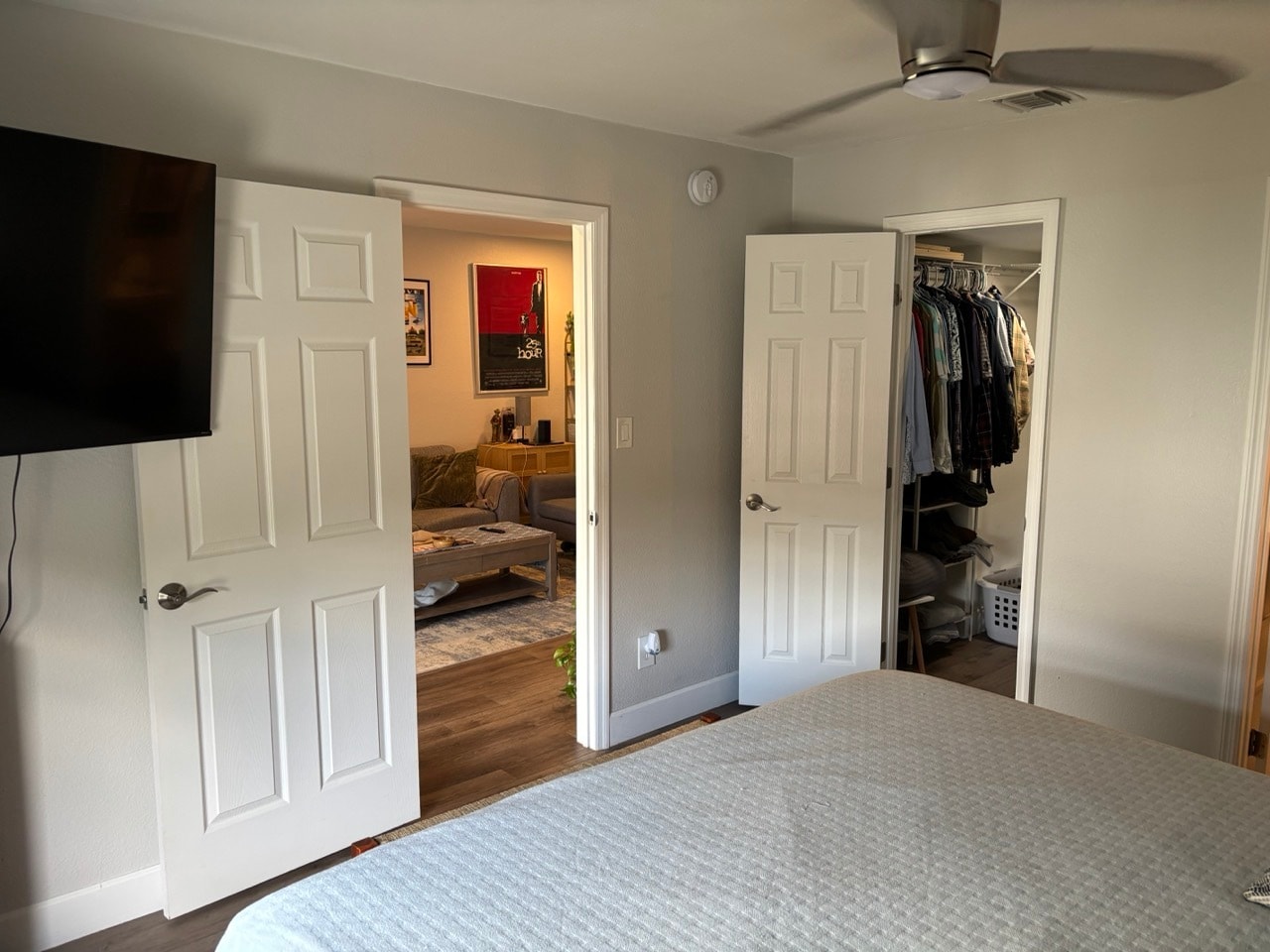 Master Bedroom - 2912 Plaza Terrace Dr