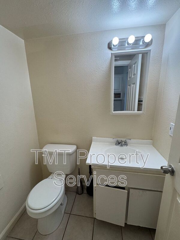 Building Photo - 7648 La Mancha Way