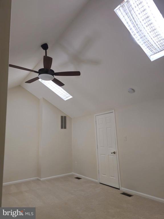 Building Photo - 6565 River Tweed Ln