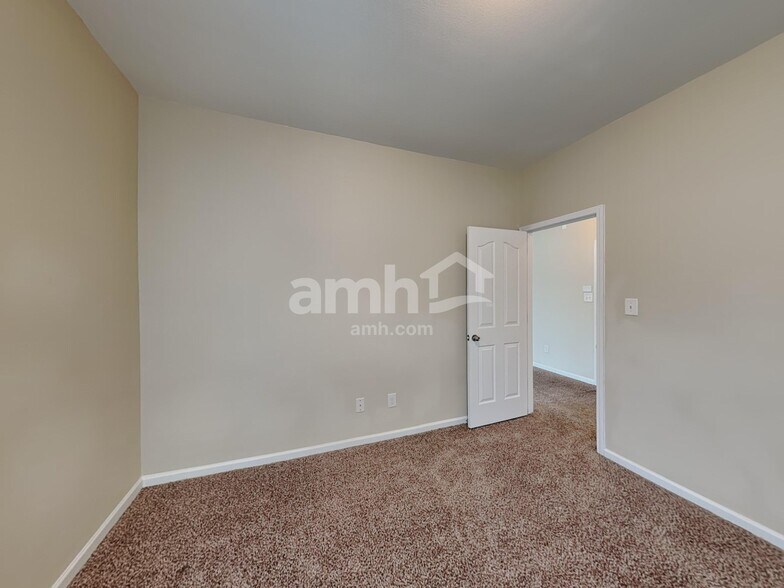 Building Photo - 114 Fining Ct