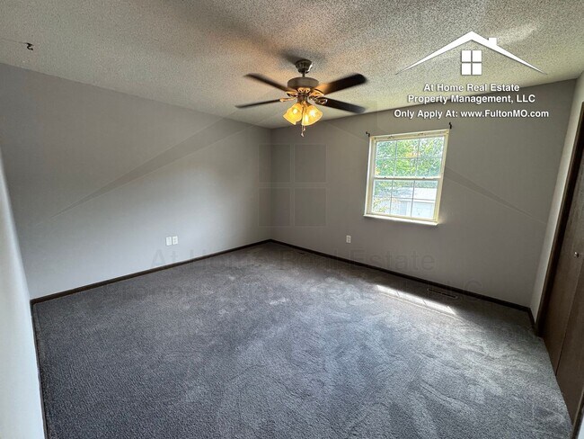 Building Photo - 533 Collier Ln
