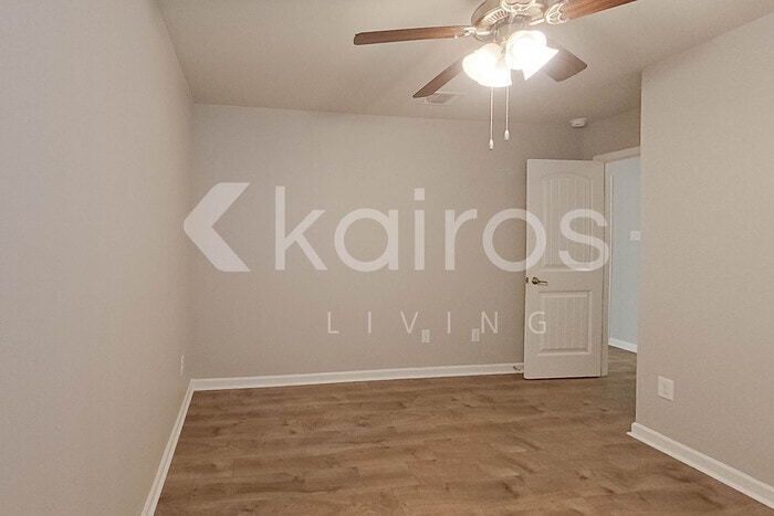 Building Photo - 406 Mango Dr