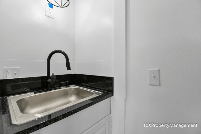 Building Photo - 499 E Columbus St