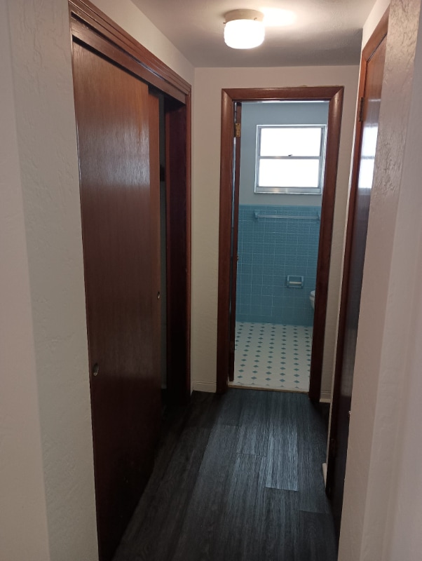 Building Photo - 200 Center St