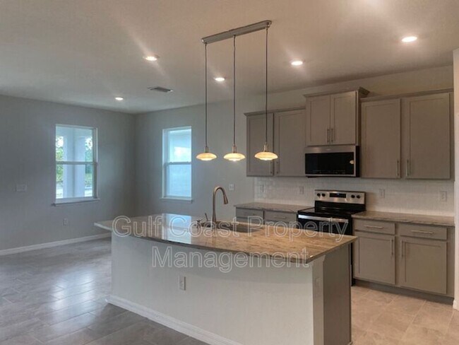 Building Photo - 2207 Midnight Pearl Dr