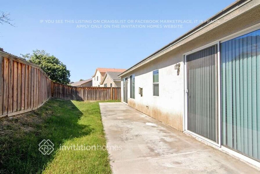 Building Photo - 1008 Cypress Dr