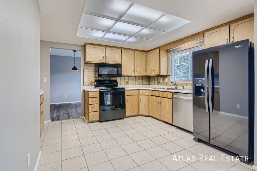 Building Photo - 2306 Zane Pl