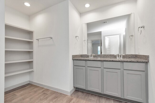 Building Photo - 10626 Watershed Dr