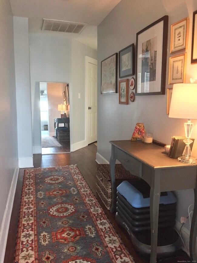 Building Photo - 46 Riverside Dr