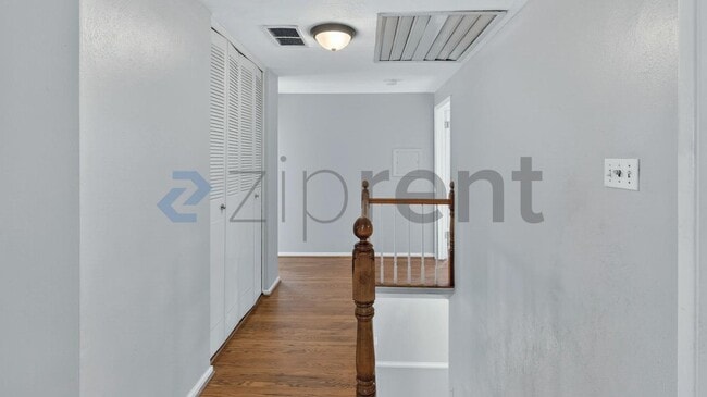 Building Photo - 324 Busher Rd