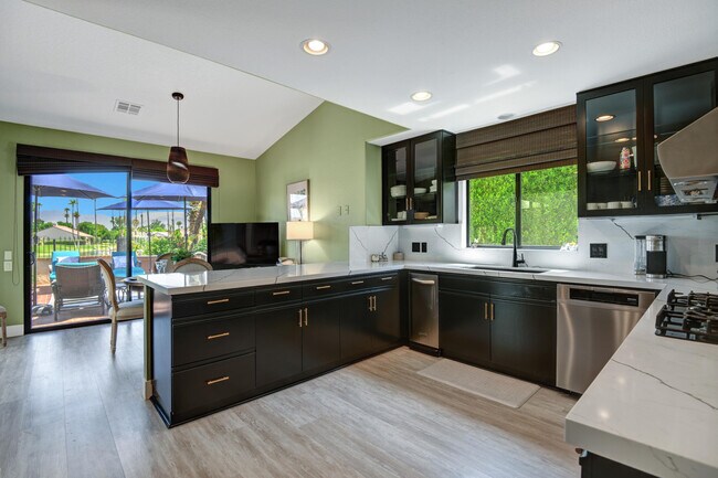Building Photo - 10509 Sunningdale Dr