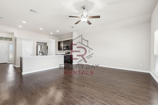 Building Photo - 3 bedroom 2 Bath home in Yowell Ranch