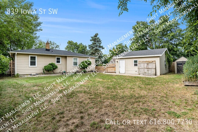 Building Photo - 839 Iowa St SW