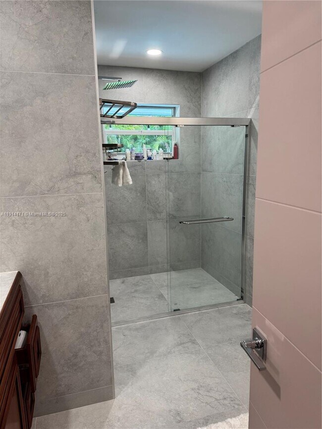 Building Photo - 13451 SW 74th Ave