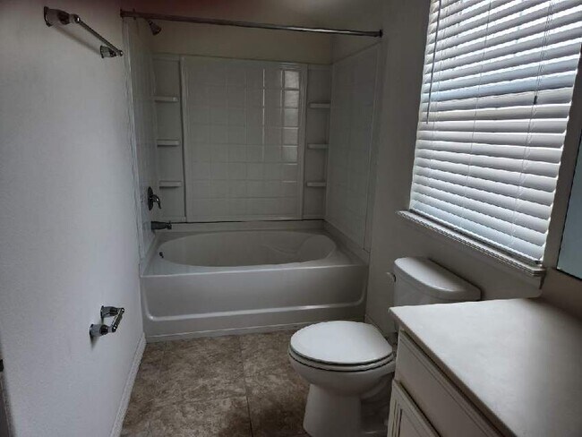 Building Photo - 105 Misty Glen Ln