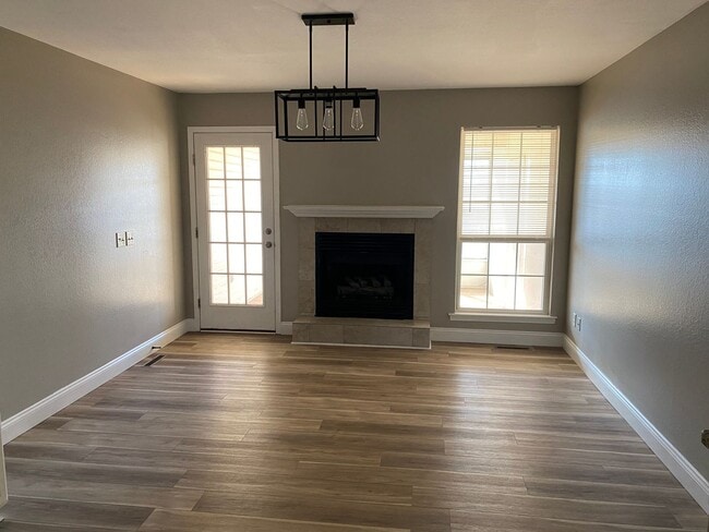 Building Photo - Remodeled 3 bedroom 2 full bathroom 2 car garage patio home