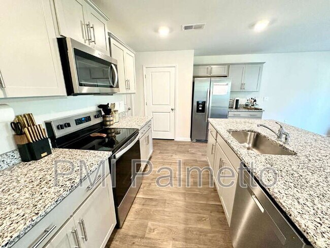 Building Photo - 412 Delahays Rd
