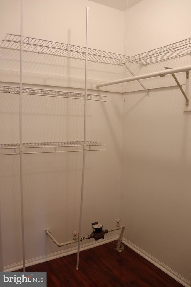 Building Photo - 237 Andover Pl