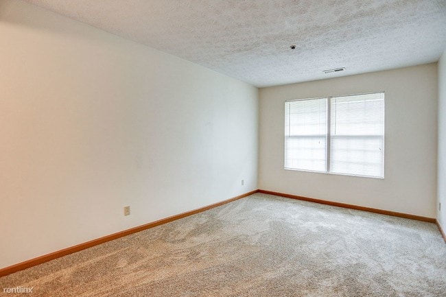 Building Photo - 2 br, 1 bath Apartment - Patrick Place LP