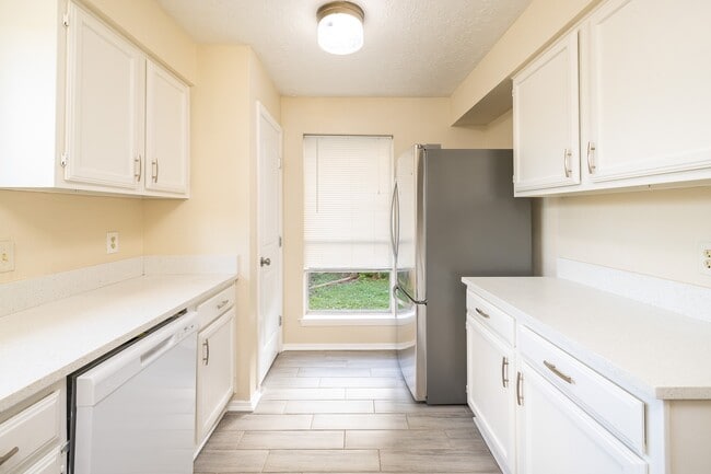 Building Photo - 2799 Wood Hollow Dr