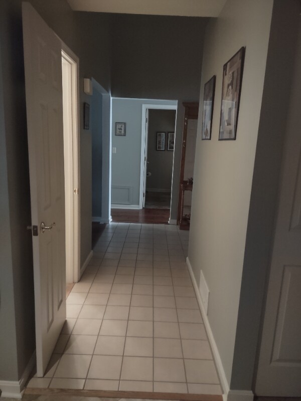 Building Photo - 14 Sanibel Ln