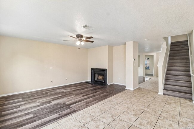 Building Photo - 407 Amberdale Oak