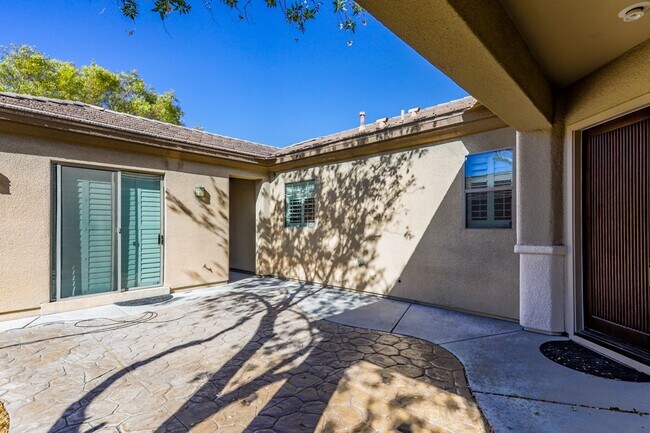 Building Photo - Anthem Country Club Beauty w/ Casita