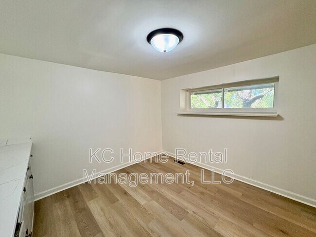 Building Photo - 10205 CedarBrooke Ln