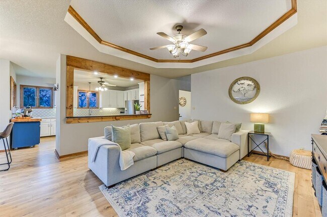 Building Photo - 640 Bluffside Dr