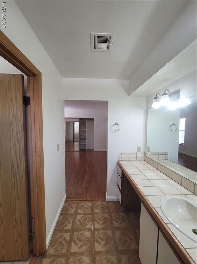 Building Photo - 1321 Del Mar St