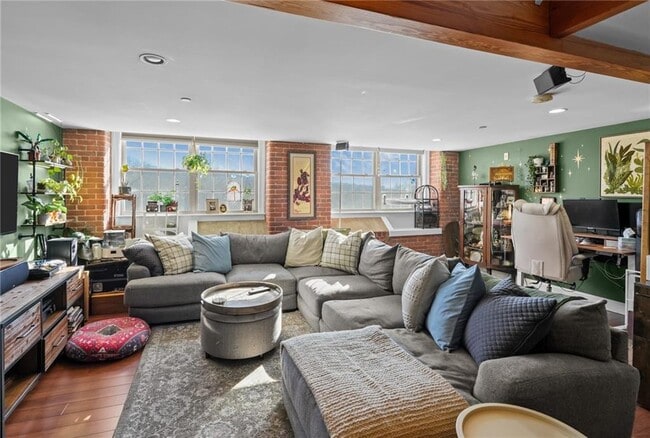 Building Photo - 1 Tupperware Dr