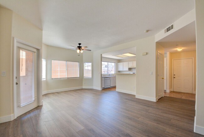 Building Photo - Beautiful 2BR / 2BA Renovated / Modern Condo In A Gated Complex.