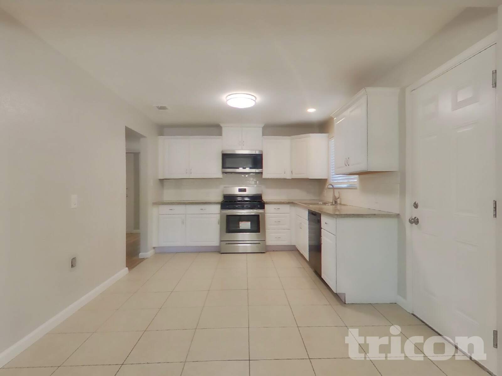 Building Photo - 5041 Whittier Dr