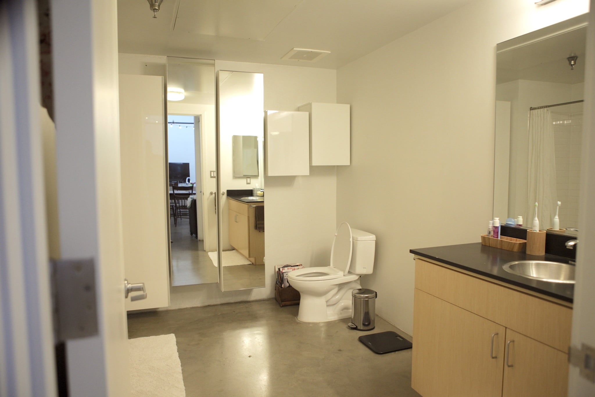 Building Photo - 200 N San Fernando Rd