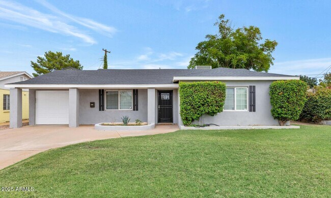 Primary Photo - 3822 E Monterosa St