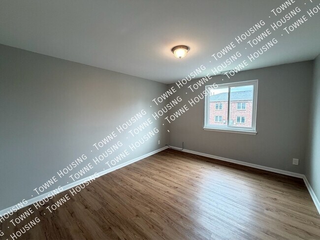 Building Photo - 132 Denrose Dr