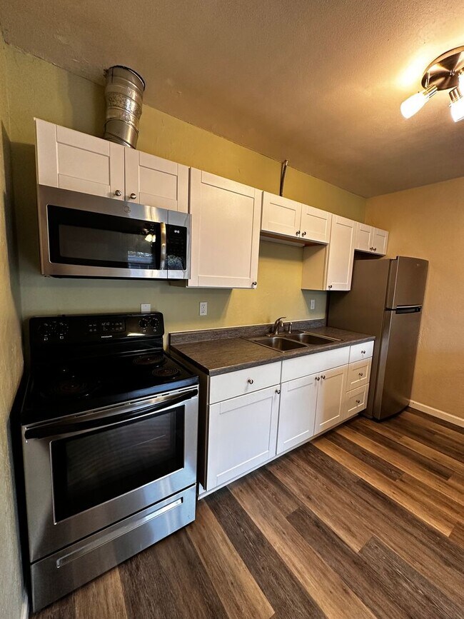 Building Photo - (WWA 5708) 1 bedroom/1 bathroom