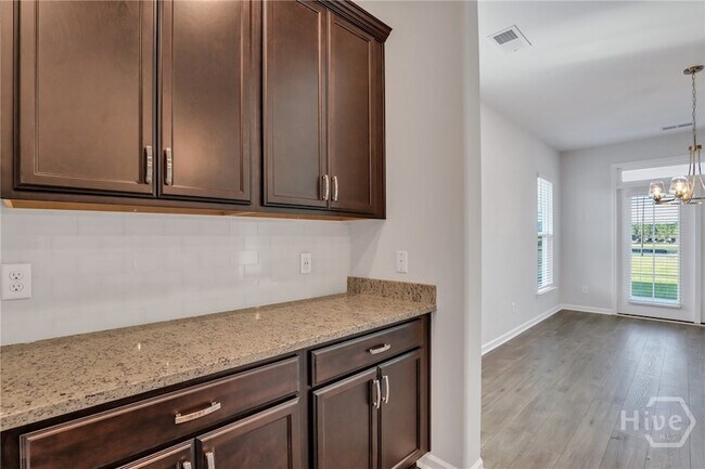 Building Photo - 10 Ashmont St