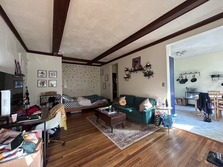 Building Photo - 120 Sutherland Rd