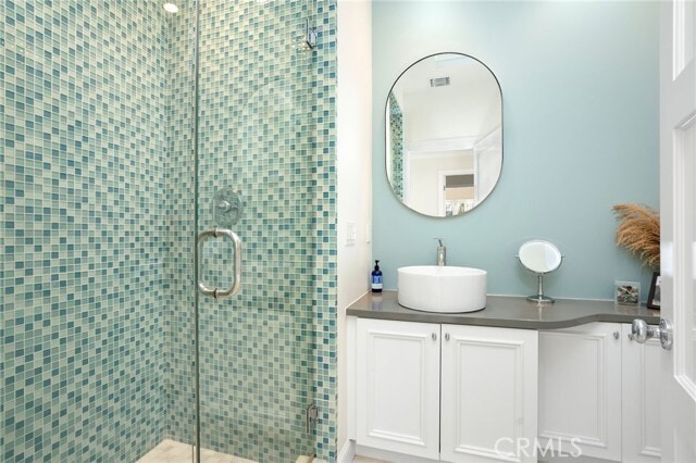 Building Photo - 738 N Almar Ave