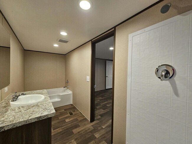Building Photo - 1065 Myakka Dr