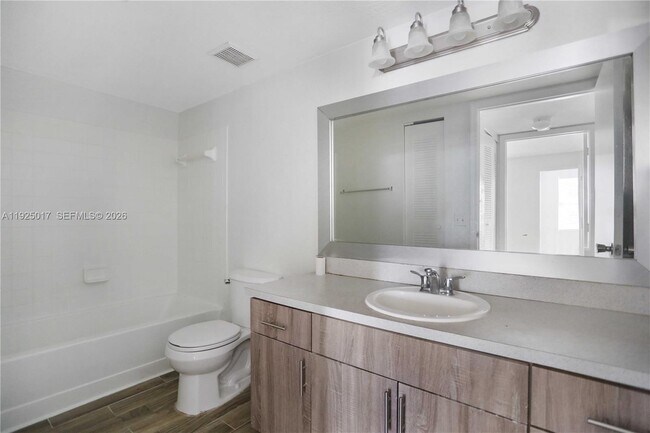 Building Photo - 417 Vista Isles Dr