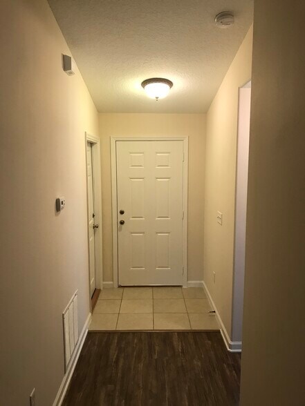 Building Photo - 36 Pony Express Dr