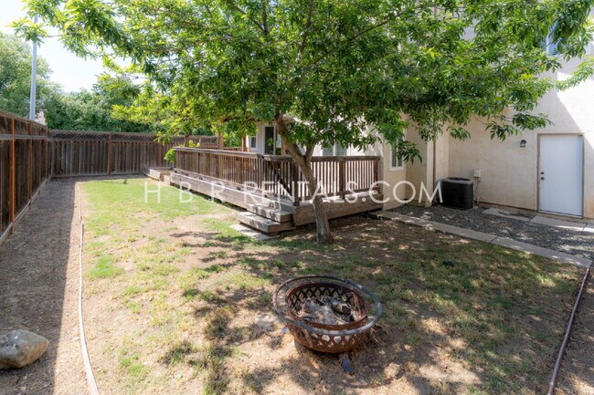 Building Photo - Charming Corner Haven: 3BR/2.5BA with Modern Upgrades in Tracy, CA