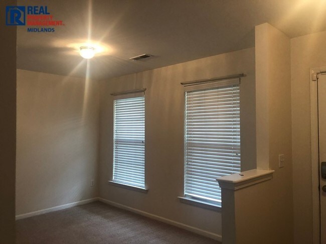 Building Photo - Spacious Home in Hopkins Area! Apply Now!