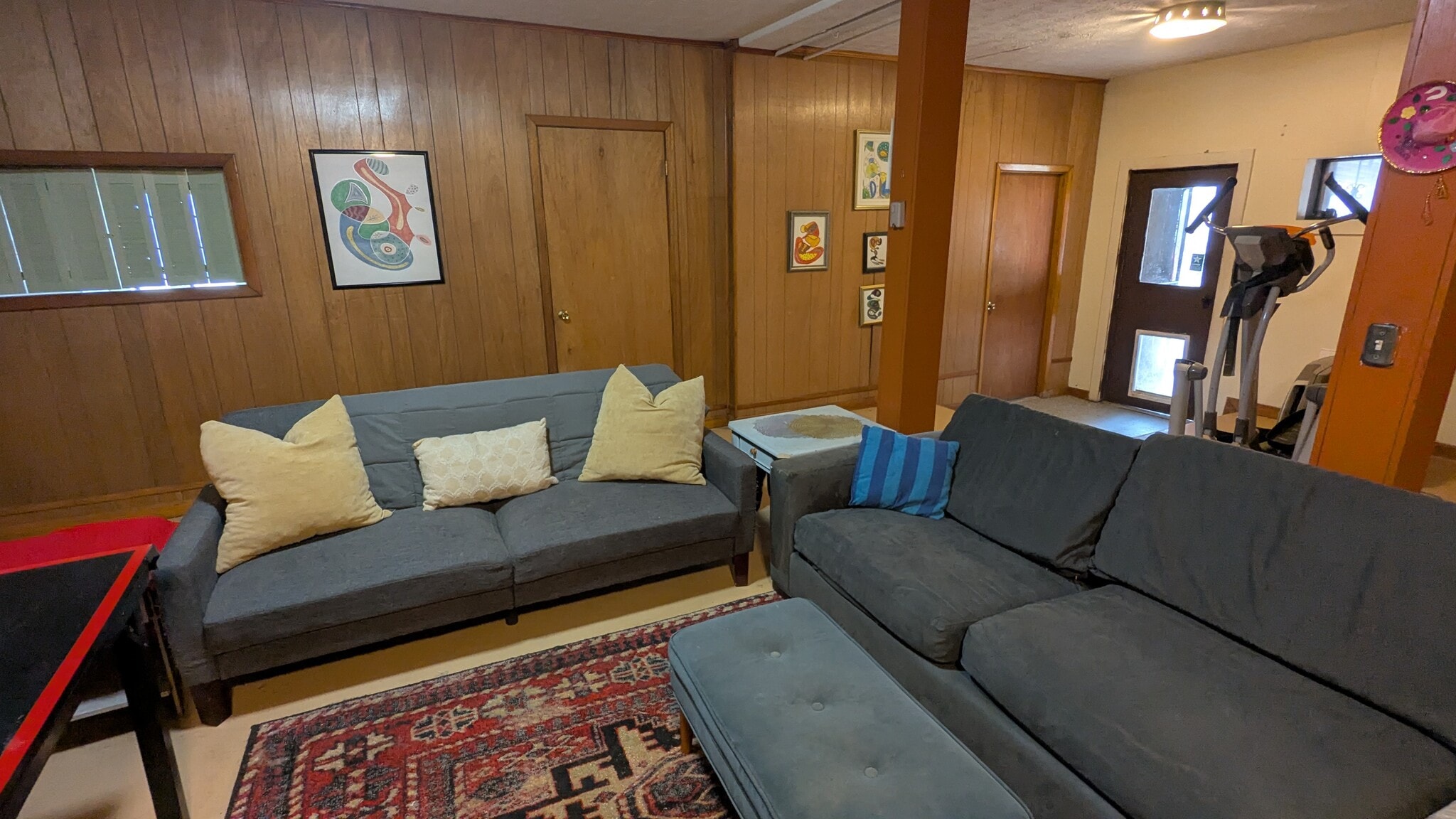 Living room - 1933 Saxton Ave